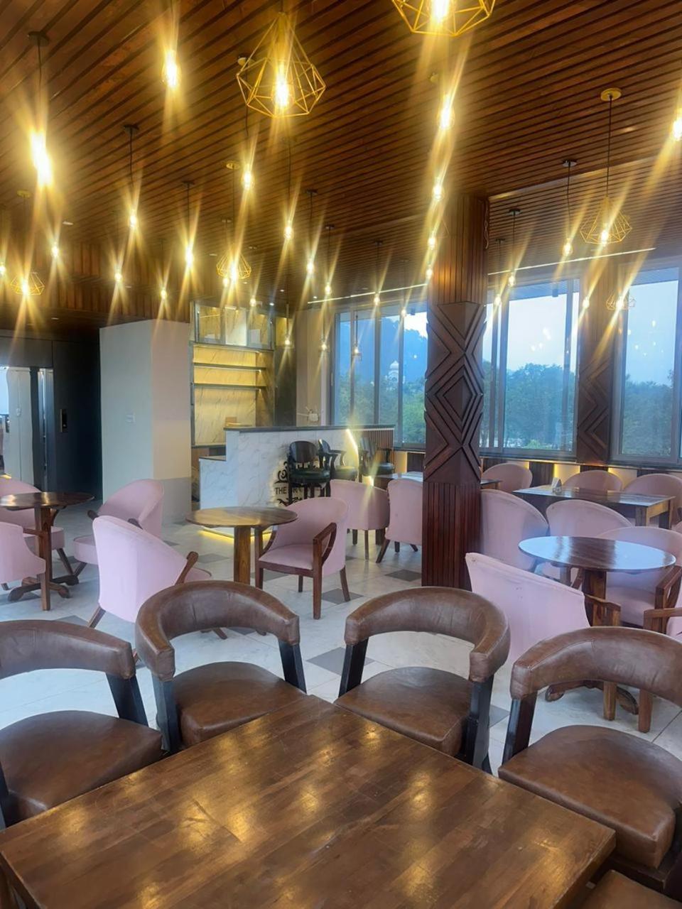 The Grand View Hotel Baijnath ภายนอก รูปภาพ