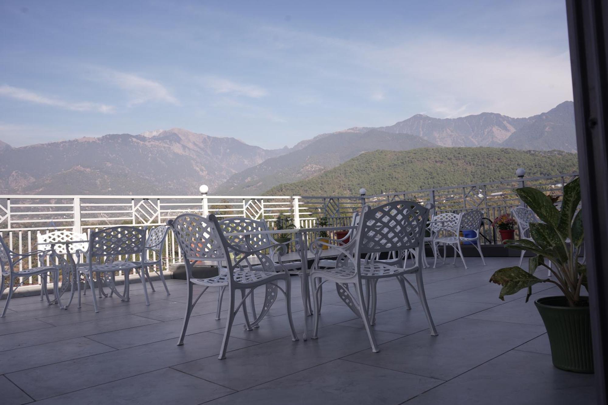 The Grand View Hotel Baijnath ภายนอก รูปภาพ